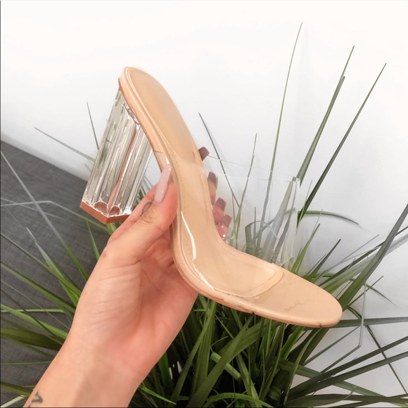 Clear/nude heel - Picture 2 of 3